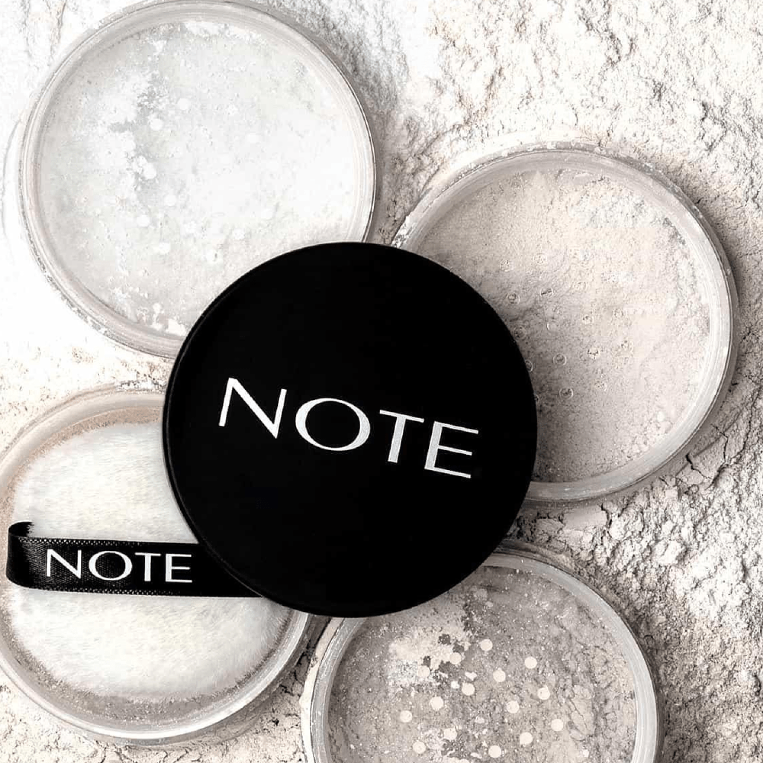 بودرة تثبيت منثورة من نوت كوزمتيك - الصورة 2